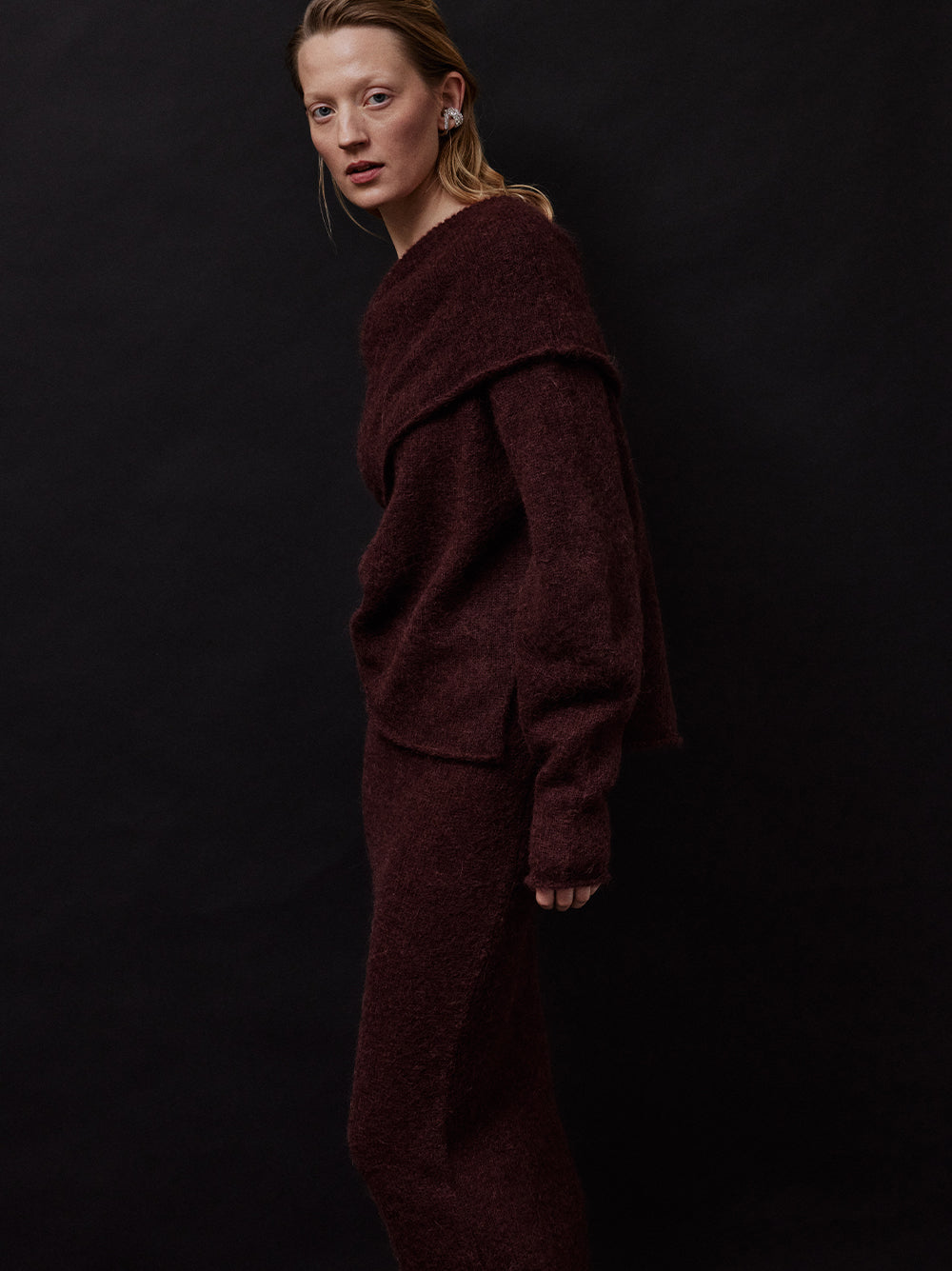 ONE SHOULDER KNIT TOP