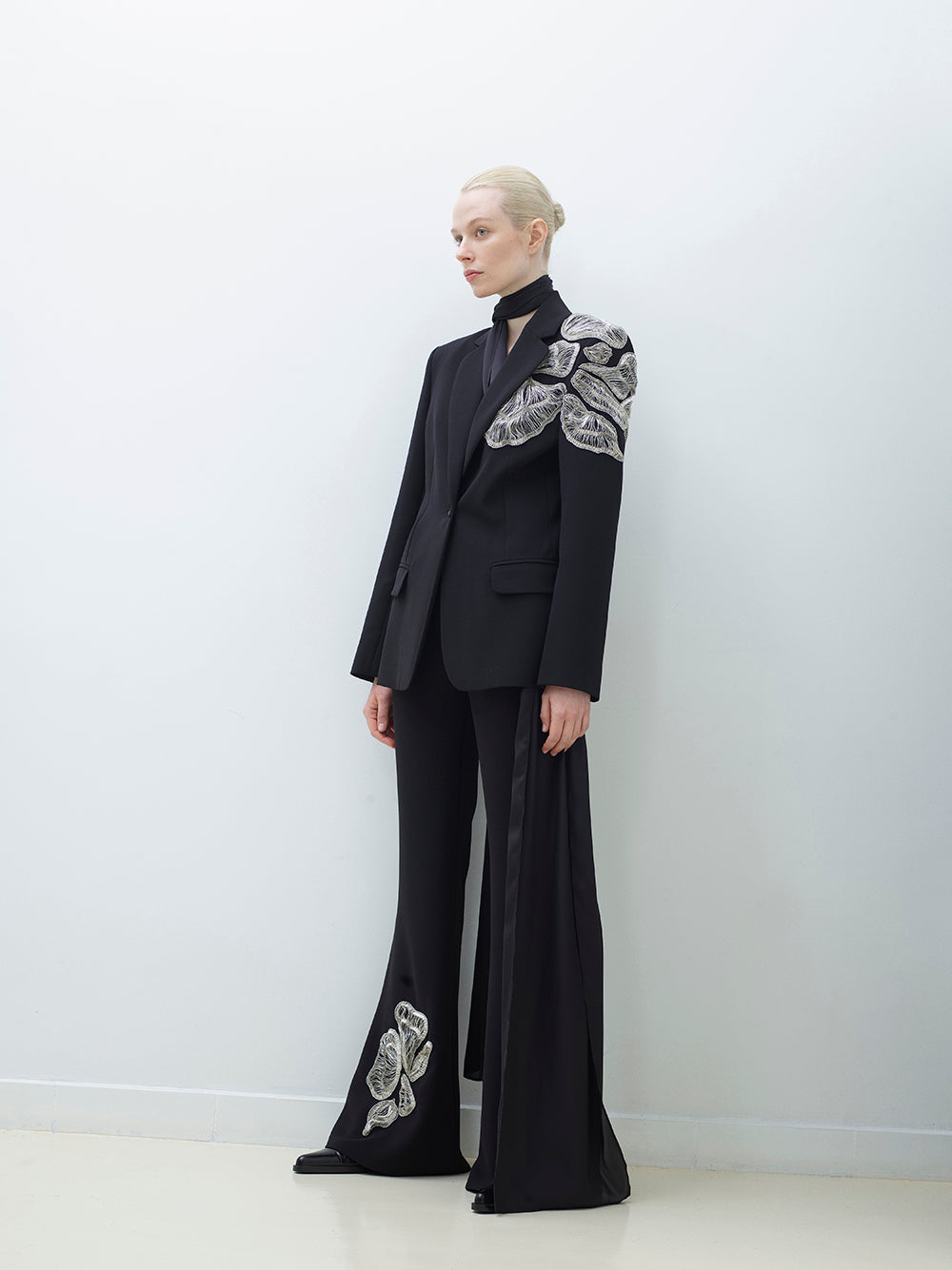 Jacket with hand embroidery