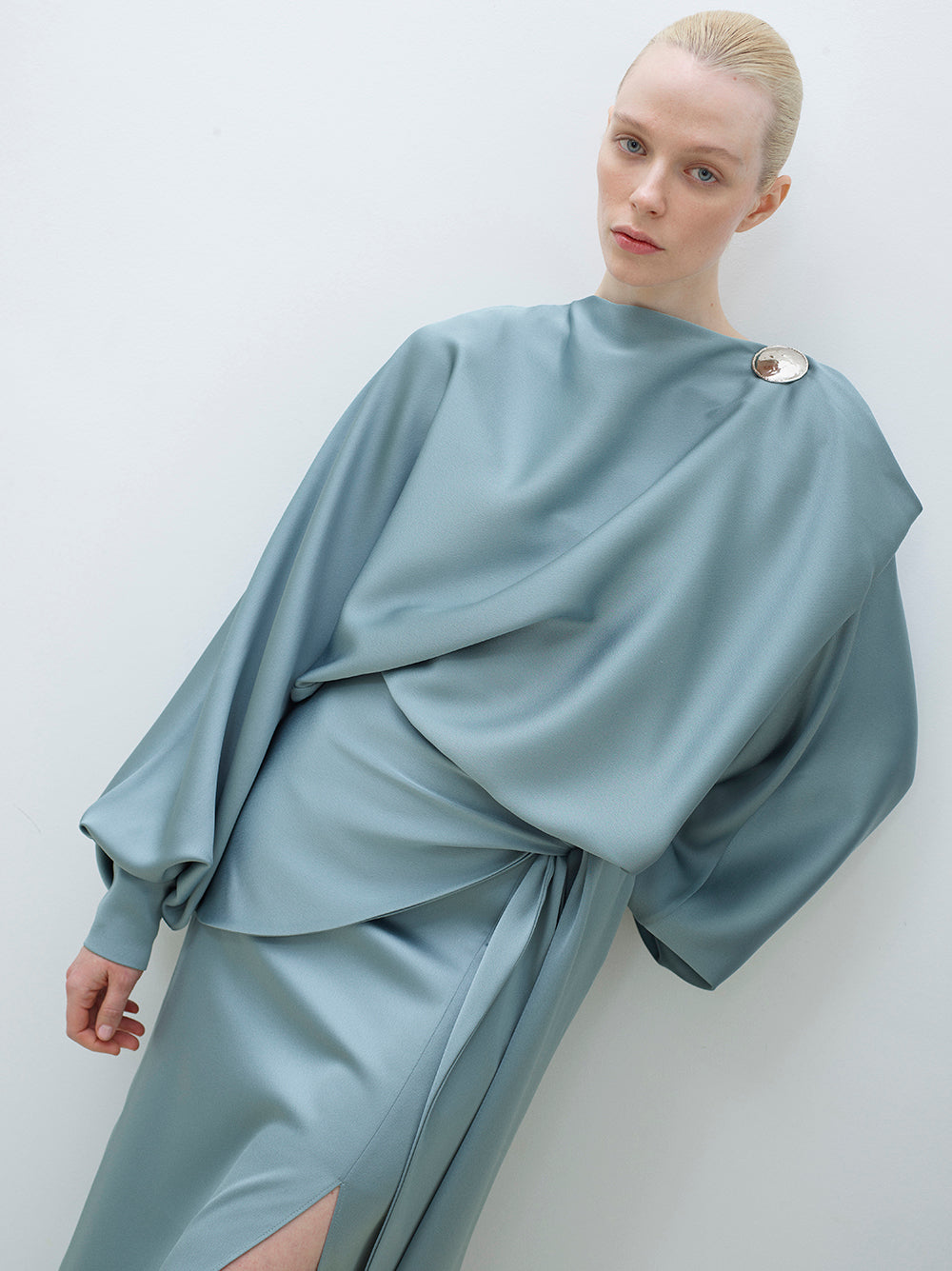 Maxi dress with belt