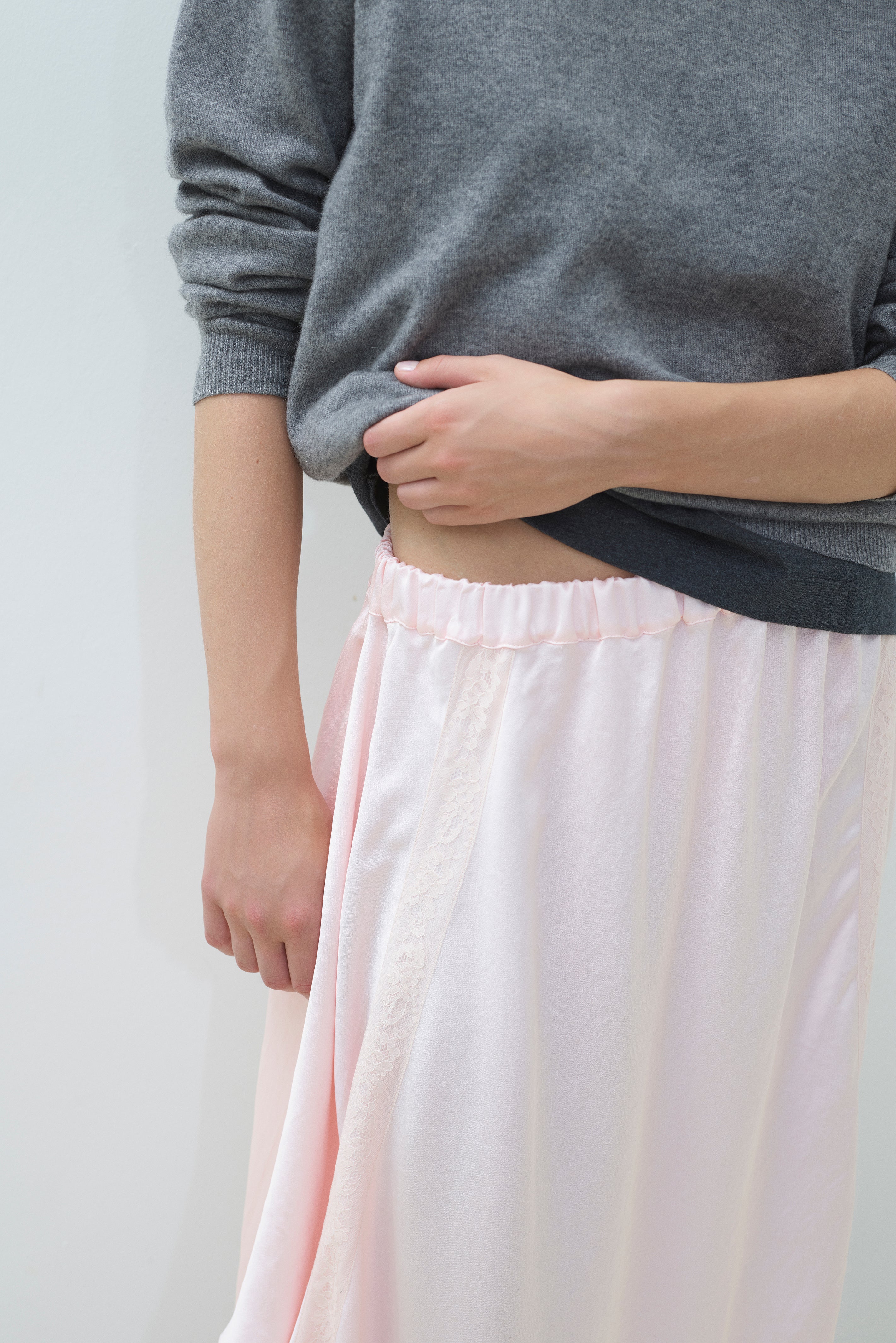 ASYMMETRICAL LACE HEM SKIRT WITH ELASTIC WAISTBAND
