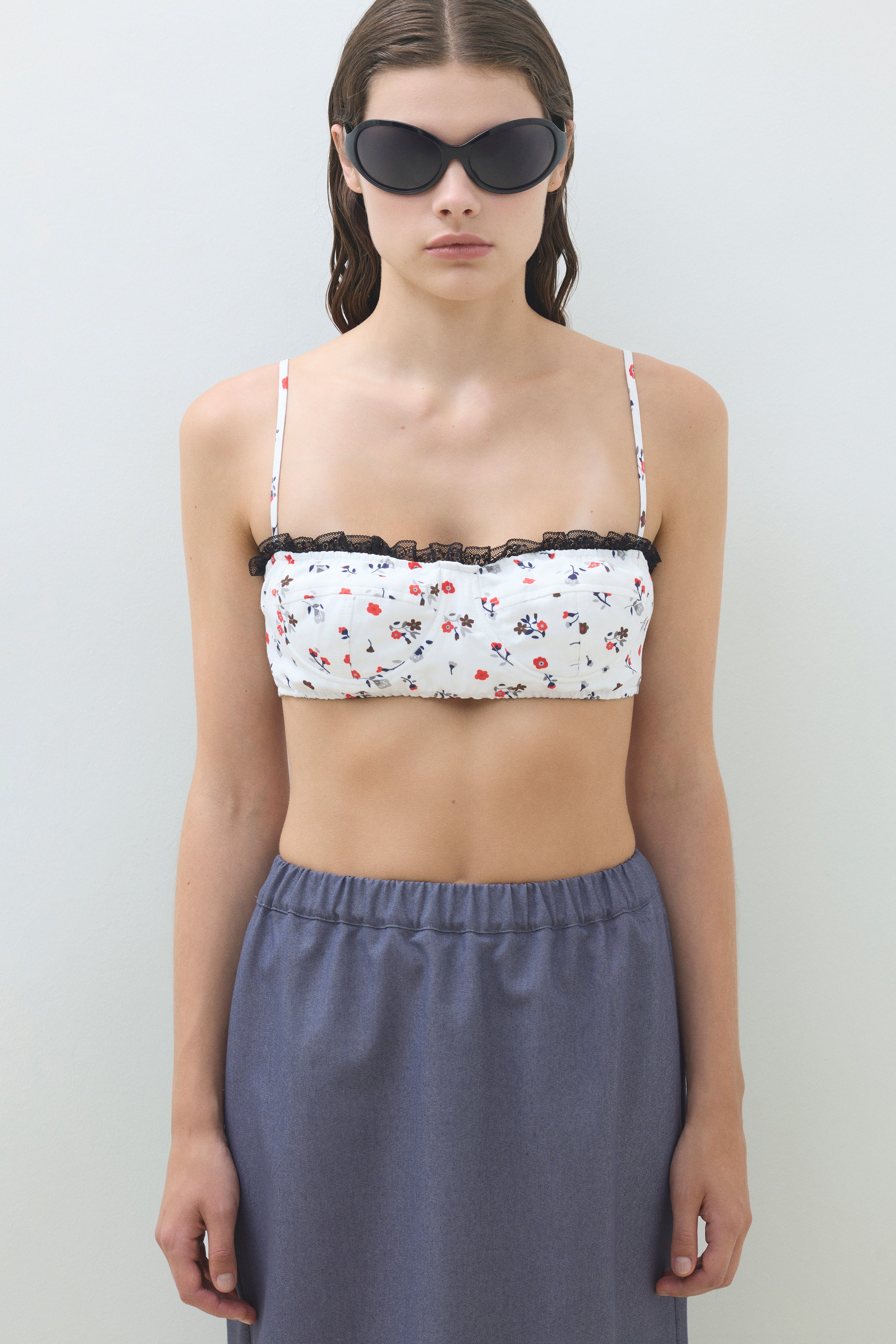 LACE TRIM BUSTIER WITH ELASTIC BACK