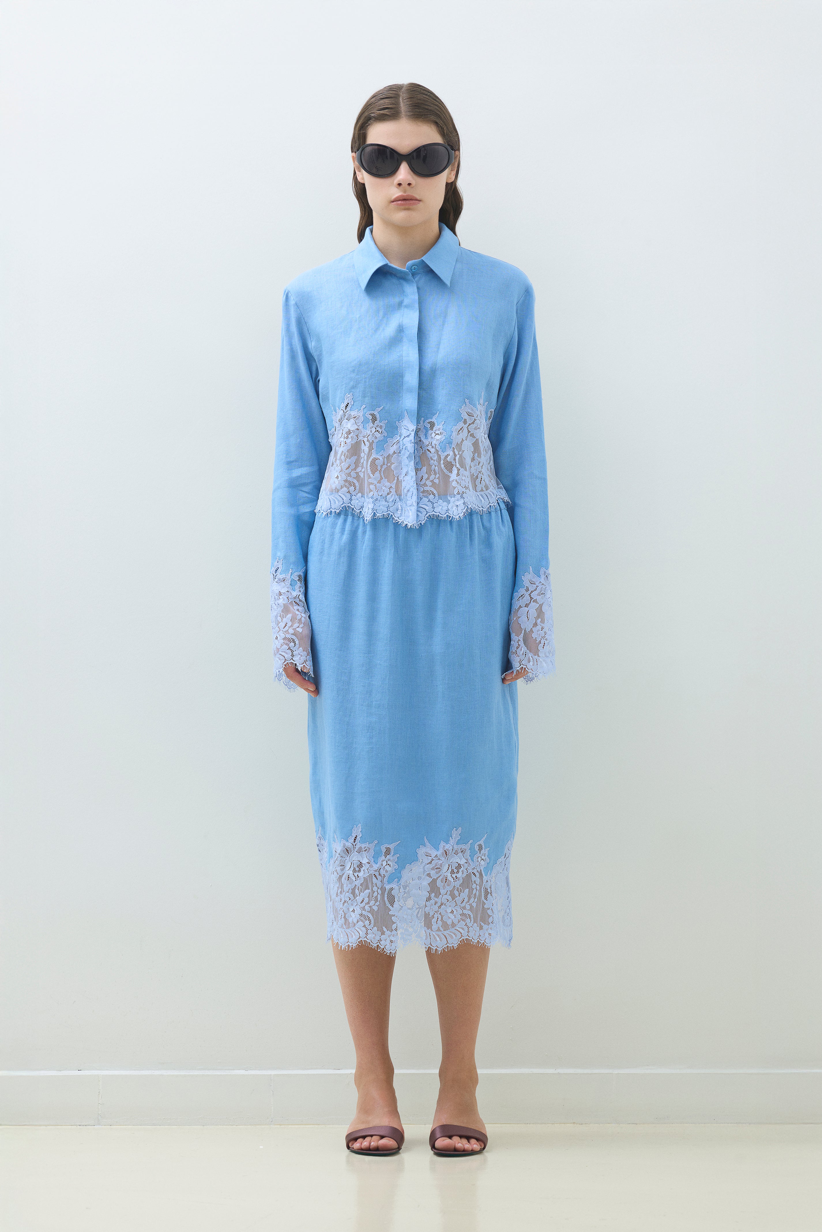 LACE HEM CROP SHIRT WITH LACE CUFFS