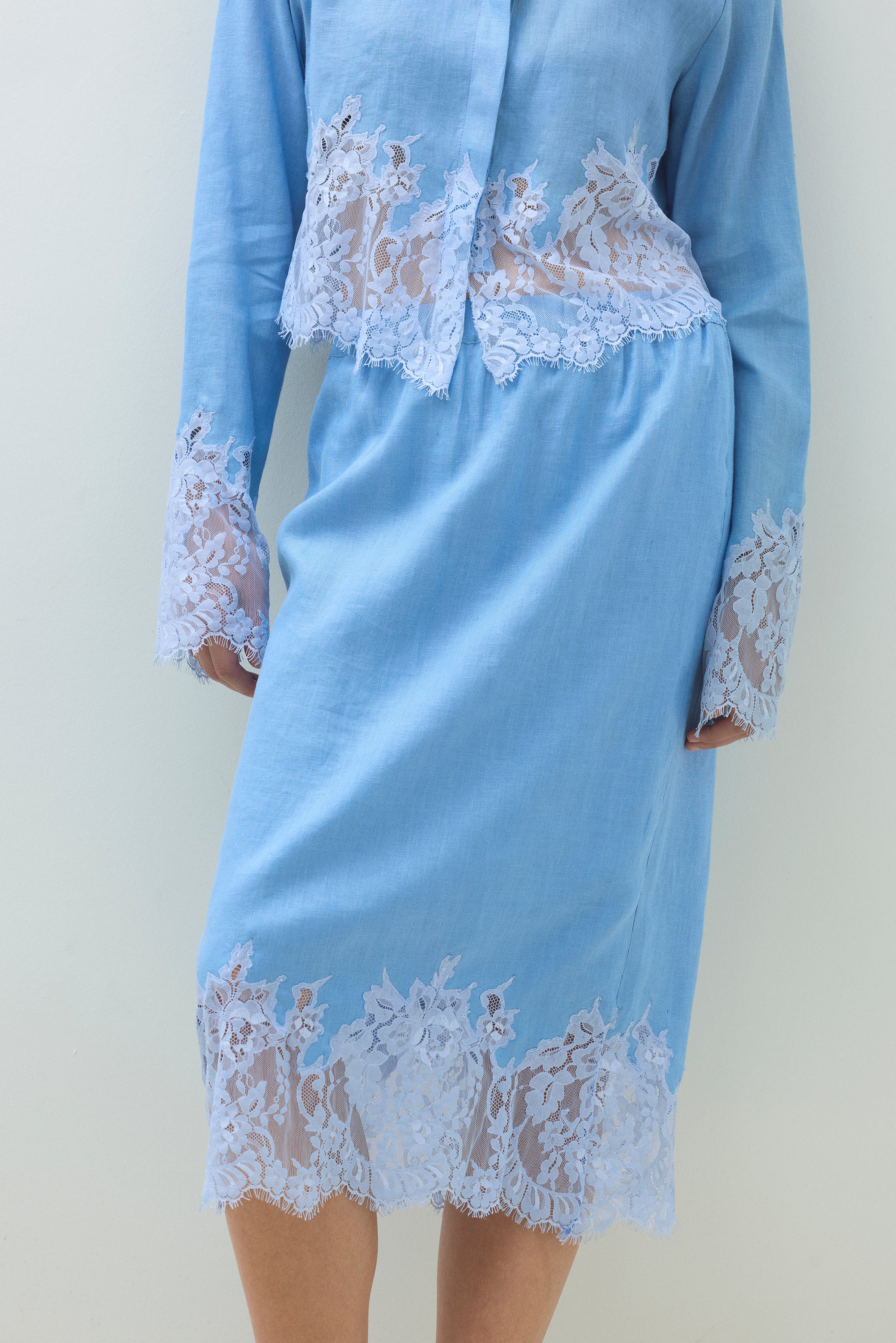 LACE HEM MIDI SKIRT WITH ELASTIC WAISTBAND