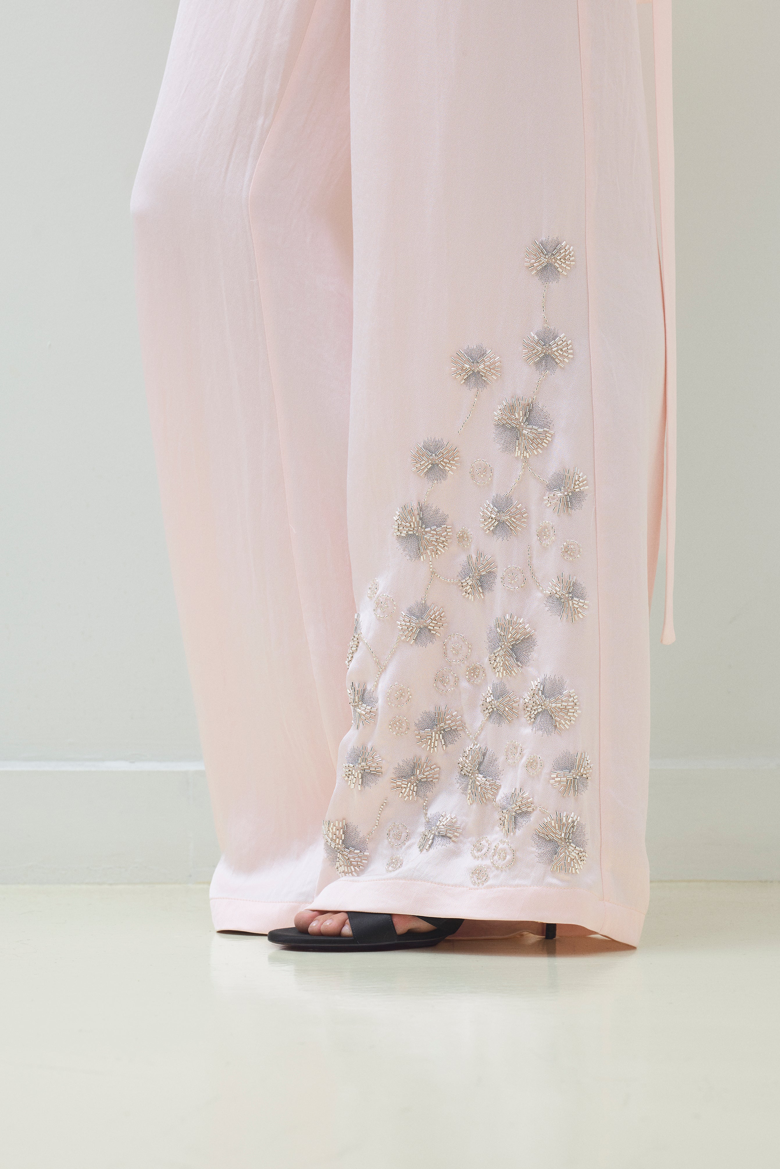 EMBROIDERED PANTS WITH ELASTIC WAISTBAND