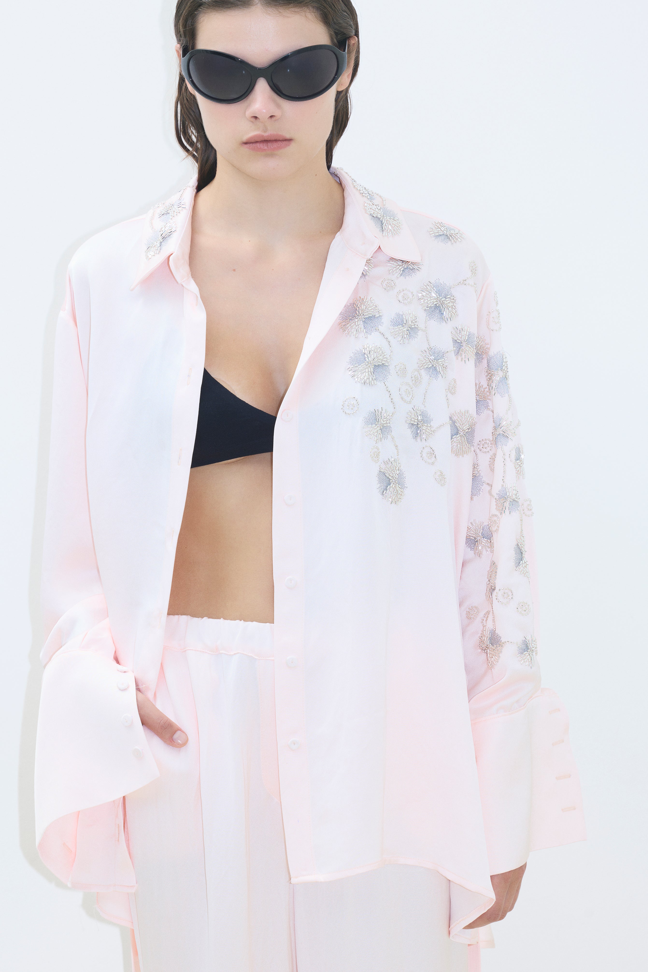 EMBROIDERED OVERSIZE SHIRT
