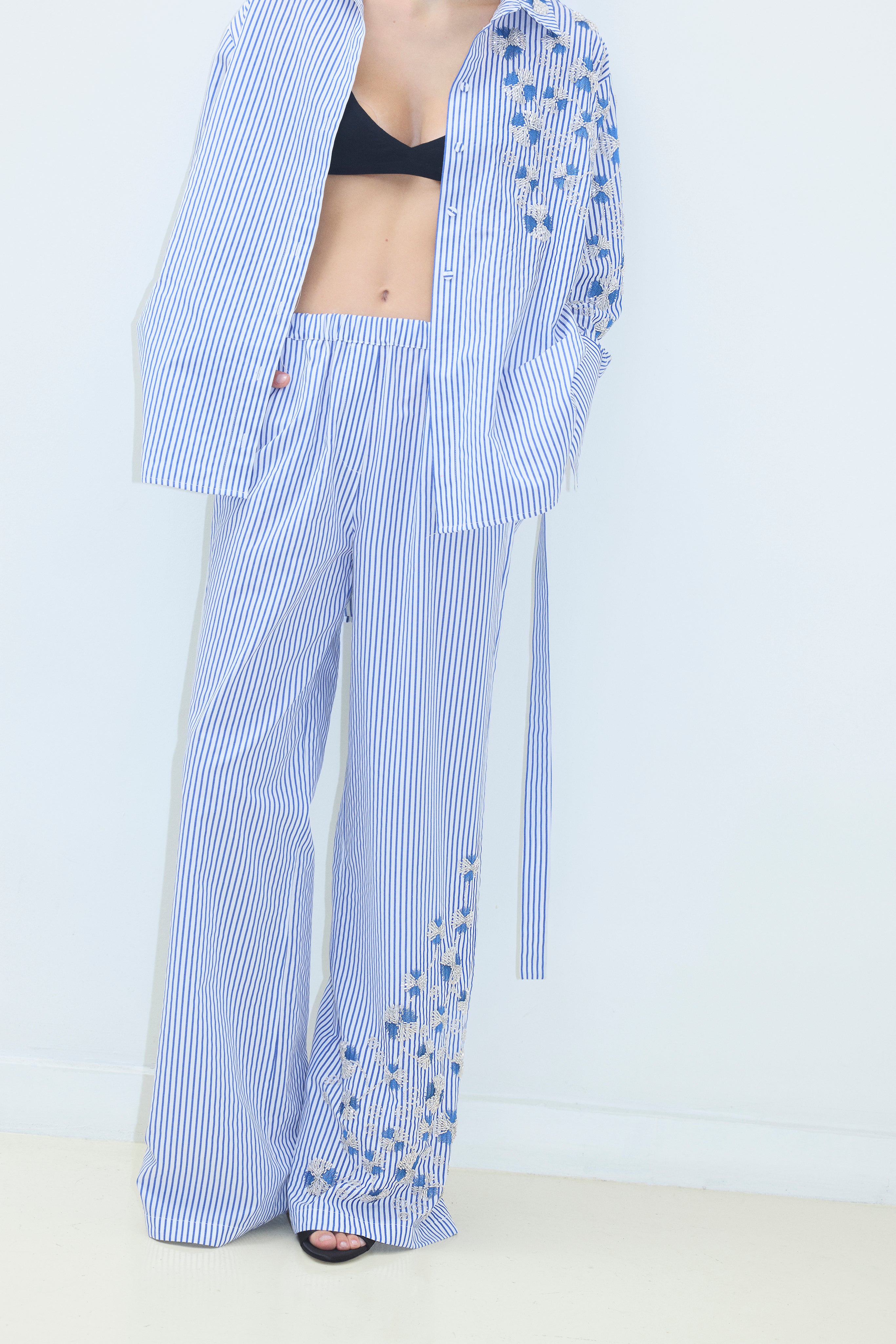 EMBROIDERED PANTS WITH ELASTIC WAISTBAND
