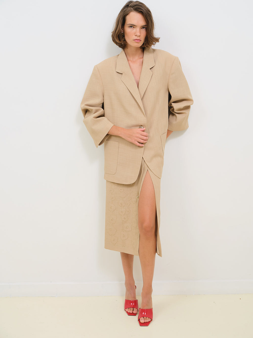 LINEN BLAZER WITH EMBROIDERY