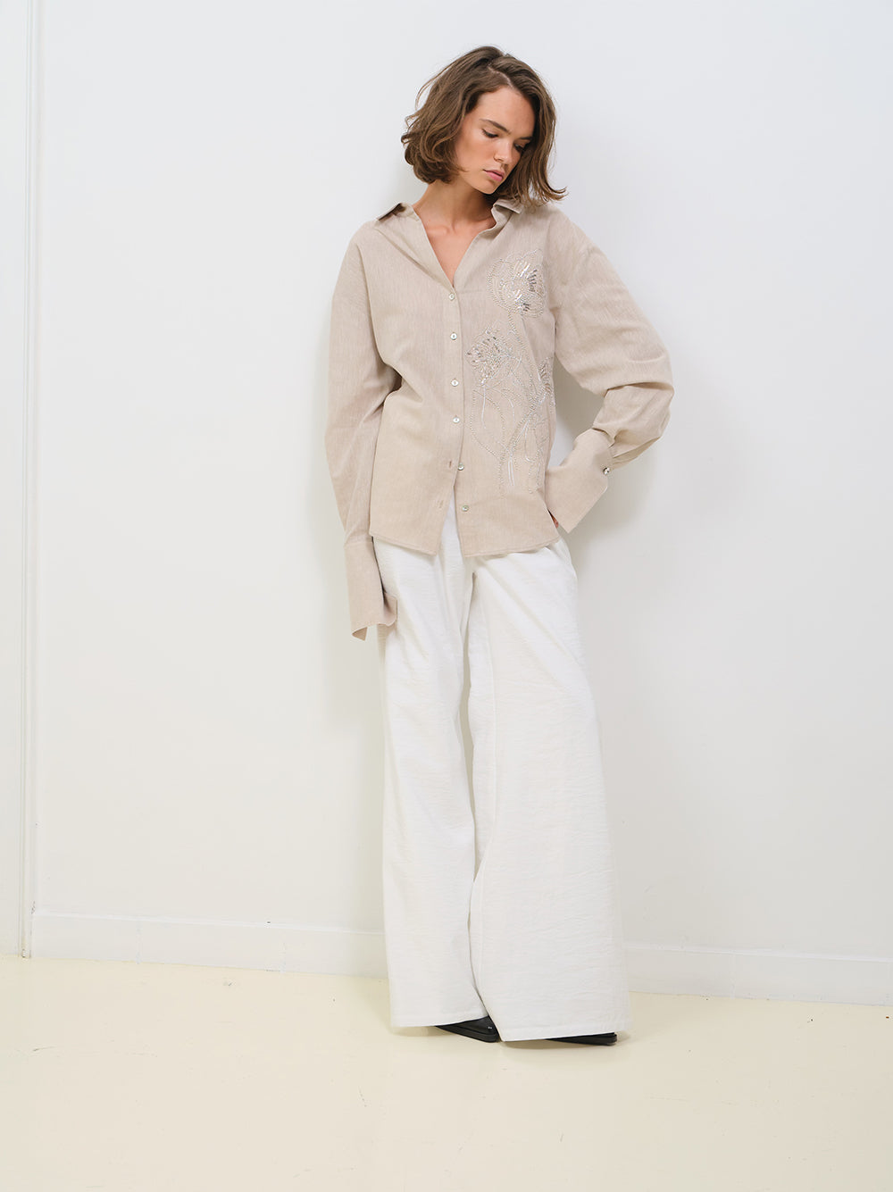 OVERSIZED LINEN SHIRT WITH EMBROIDERY