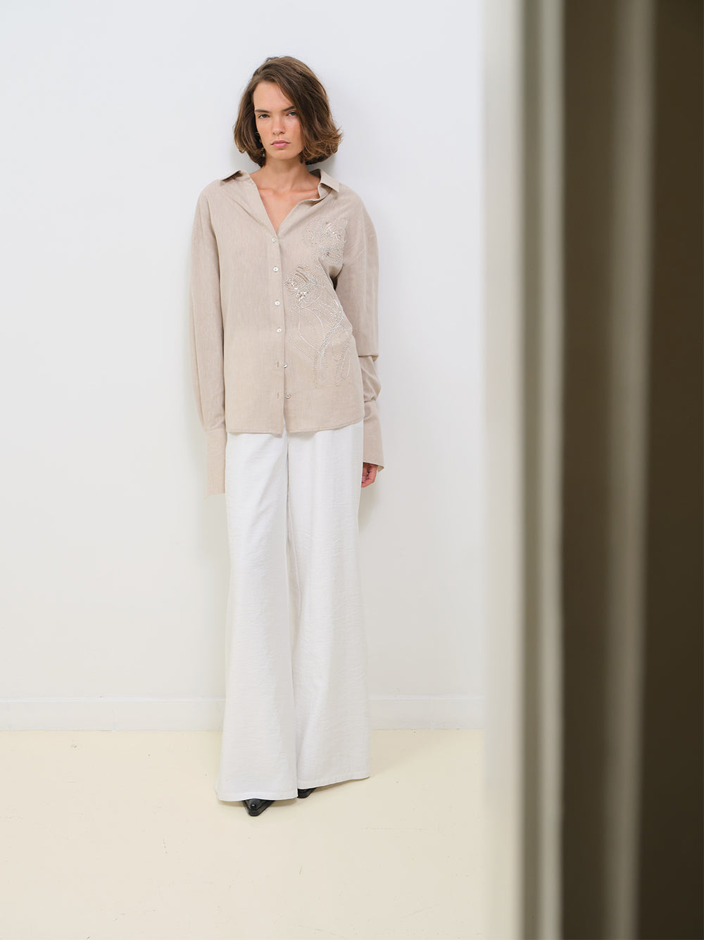OVERSIZED LINEN SHIRT WITH EMBROIDERY