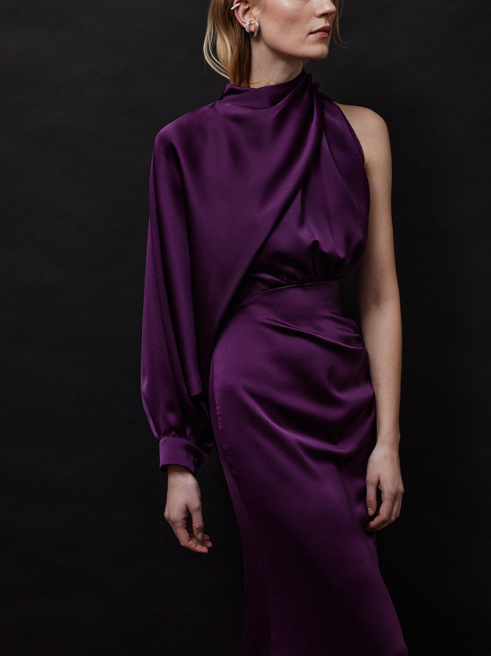 ONE-SHOULDER SATIN DRESS