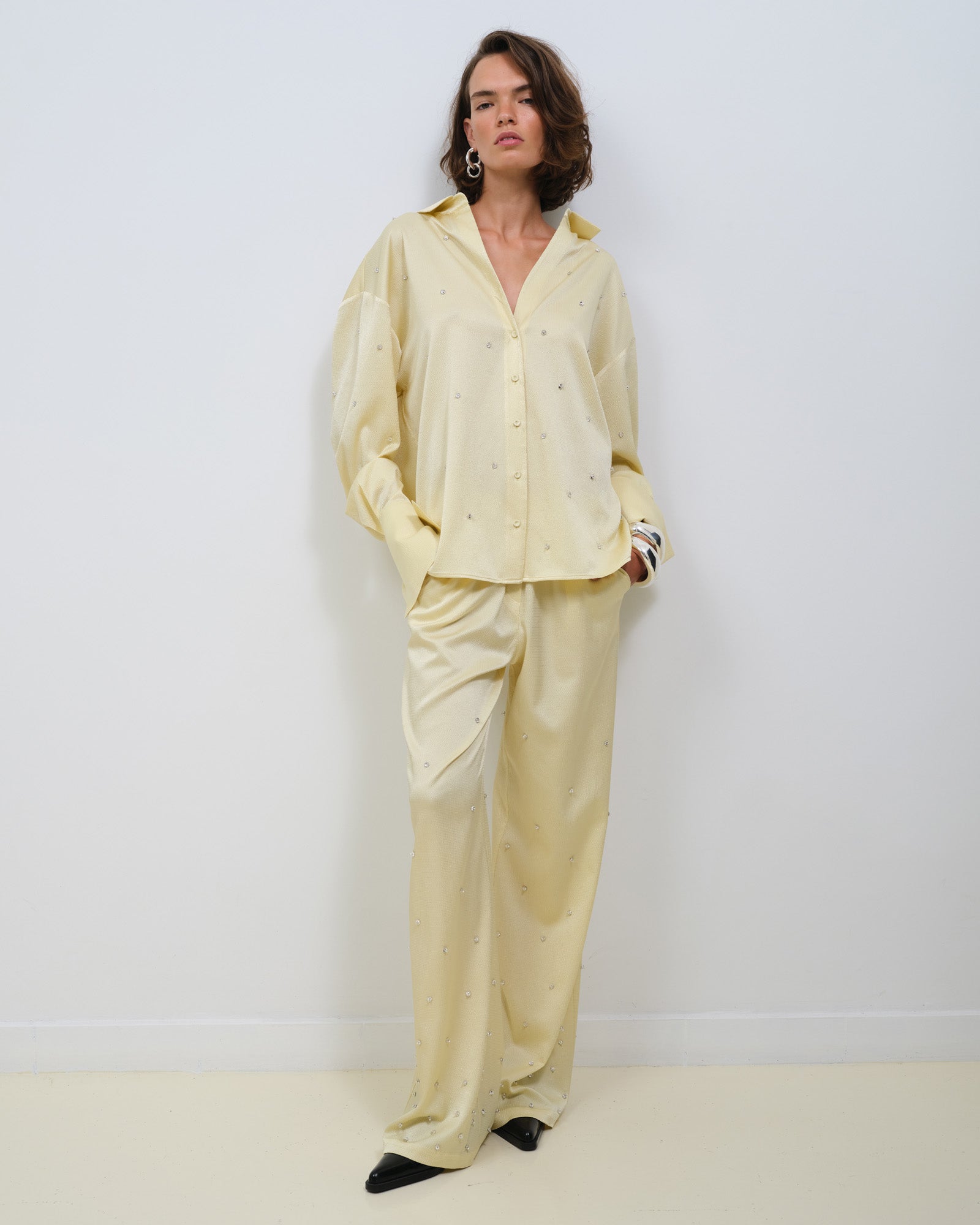 ELASTIC WAISTBAND PANTS WITH CRYSTAL EMBROIDERY