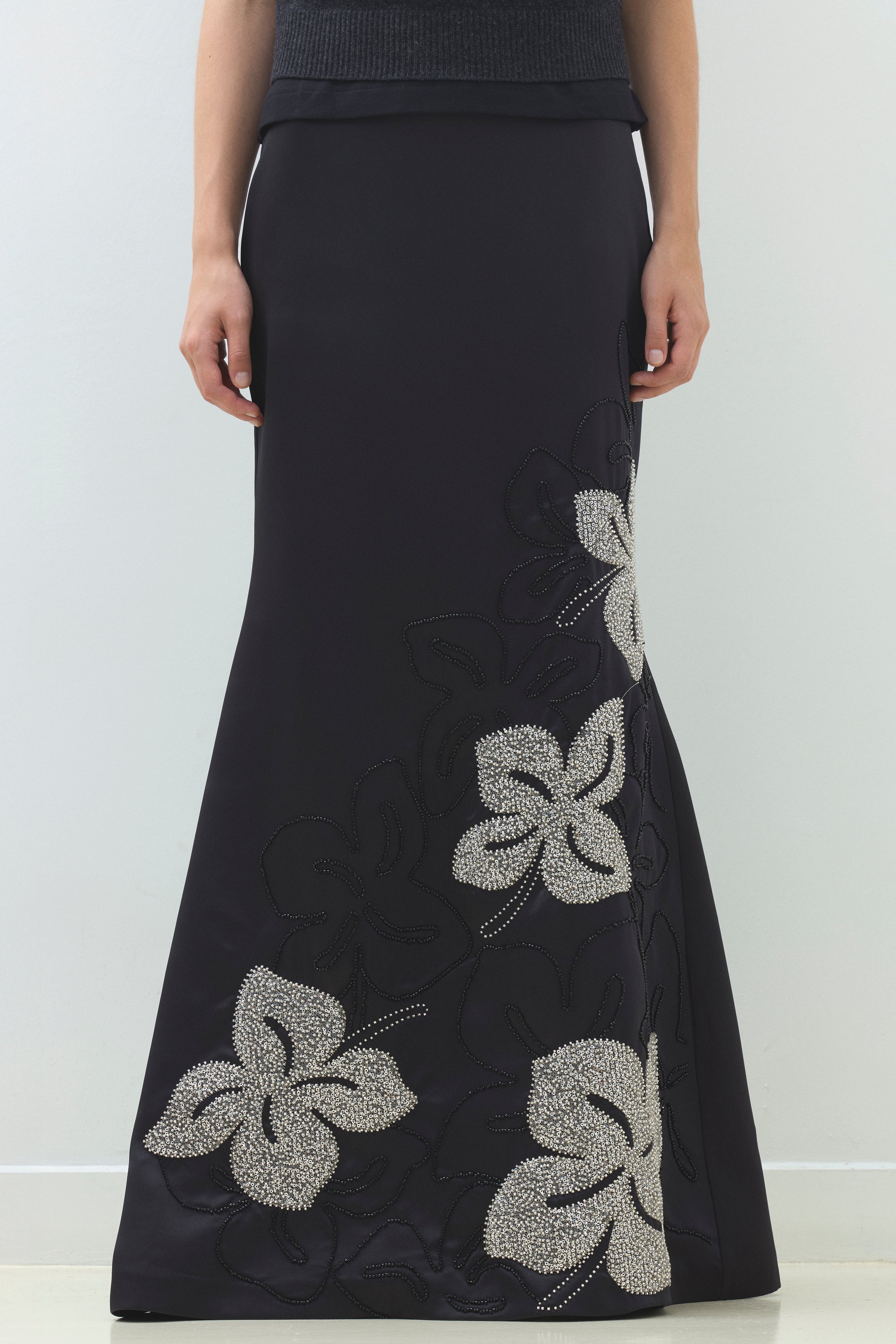 EMBROIDERED WHALE SKIRT