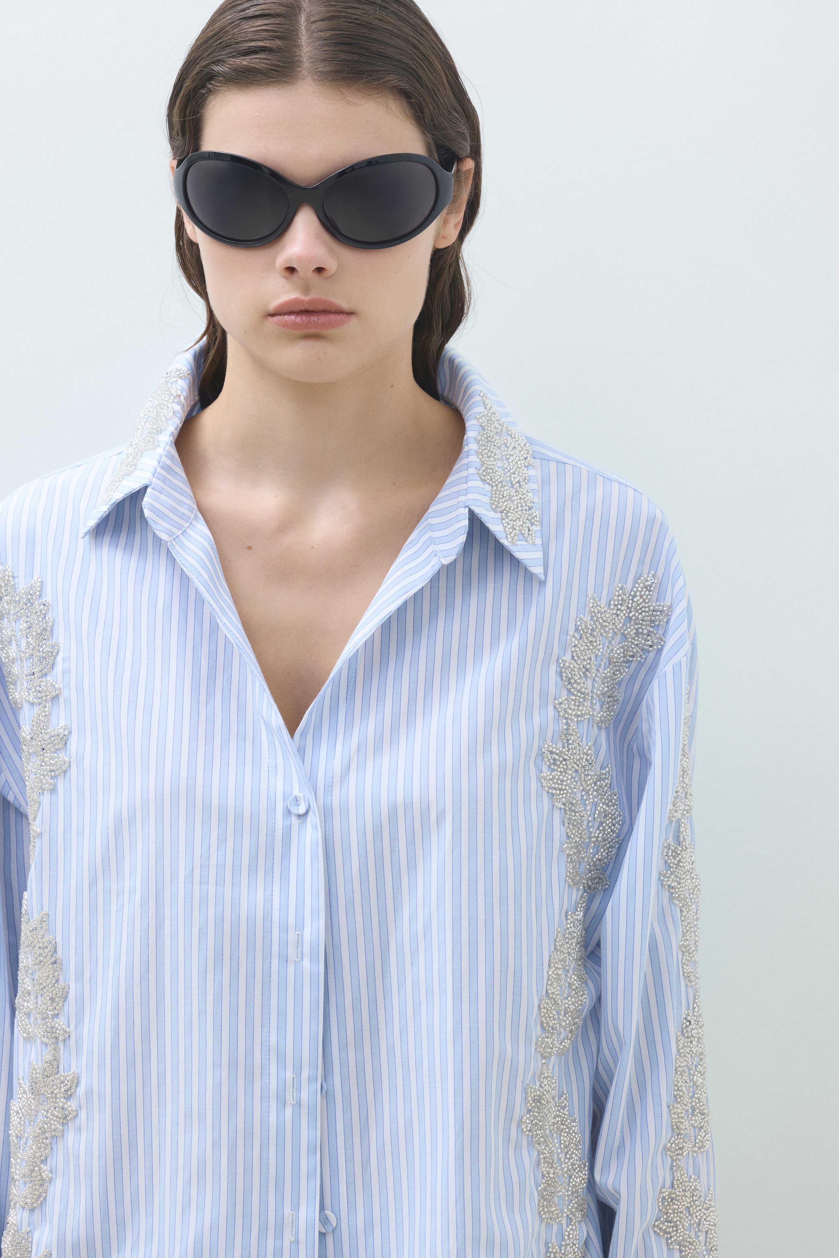 EMBROIDERED OVERSIZE SHIRT